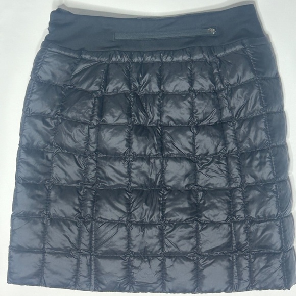The North Face black puffer skirt - Picture 2 of 5